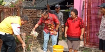 Ketua DPRD Medan Tanam Pohon di Vihara Delapan Raja Langit