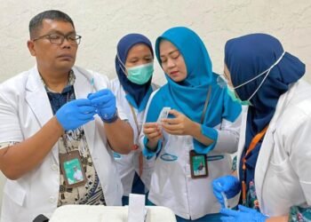 Dukung Penurunan Kasus, RS Adam Malik Lakukan Imunisasi Campak Bagi Nakes