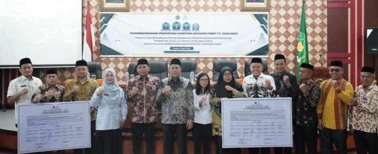 Kanwil Kemenagsu Gelar Penandatanganan Pernyataan Komitmen Bersama PMBM TP 2026/2027