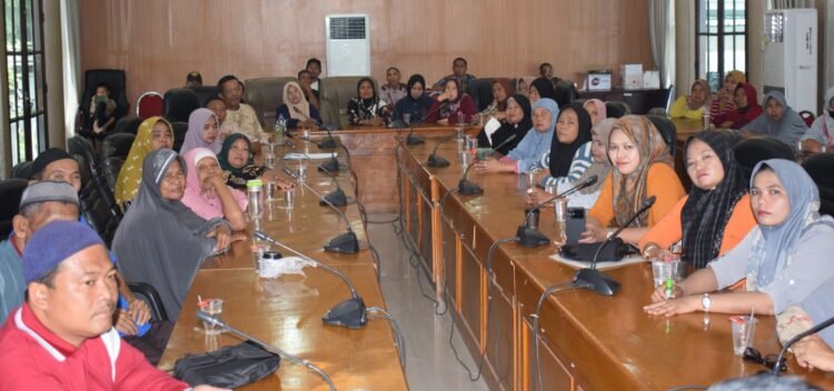 Harapkan Bantuan Banjir, Warga Securai Utara Audiensi ke DPRD Langkat