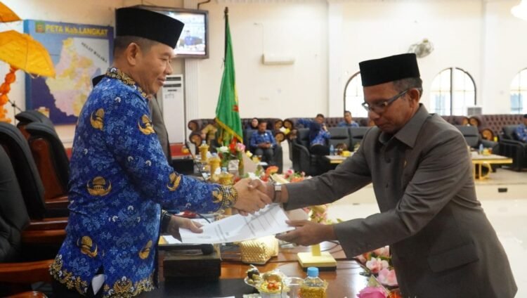 DPRD Langkat Setujui Rekomendasi LKPJ 2025