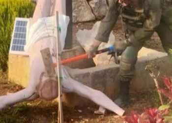 Foto Tentara Israel Rusak Patung Yesus di Lebanon Tuai Kecaman Rakyat AS