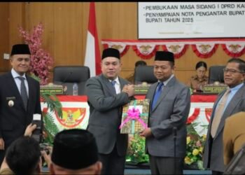 Sidang Paripurna DPRD, Bupati Pakpak Bharat Sampaikan Pidato Nota Pengantar LKPJ 2025