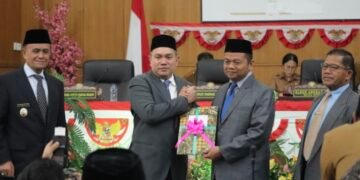Sidang Paripurna DPRD, Bupati Pakpak Bharat Sampaikan Pidato Nota Pengantar LKPJ 2025