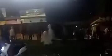 Dua Kelompok Pemuda Tawuran di Depan Unika
