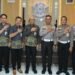 Warga Medan Urus SIM Wajib JKN Aktif