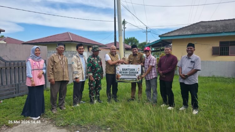 PT PLN Indonesia Power UBP Pangkalan Susu memberikan Bantuan Hewan Qurban kepada masyarakat kelurahan Beras Basah