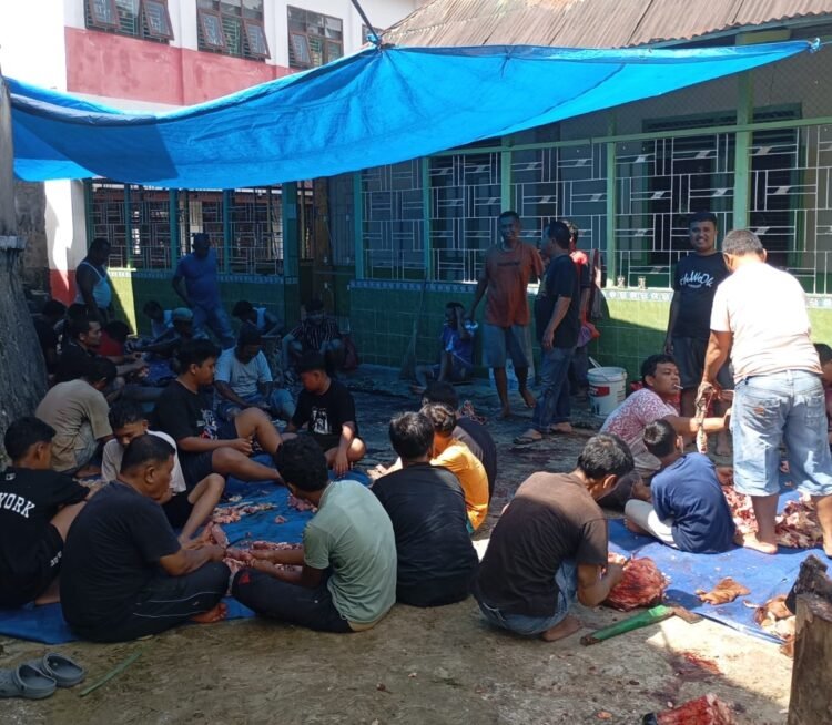 Idul Adha 1447 H, Warga Gang Muhajirin Wek III Padangsidimpuan Sembelih 3 Ekor Sapi