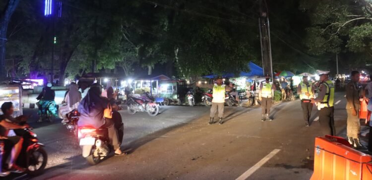 Polres Langkat Kerahkan Personel Amankan Malam Takbiran dan Festival Pawai Obor di Stabat