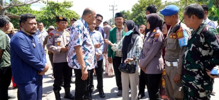 Afandin Pastikan Jalan Desa Sambirejo Segera Diperbaiki