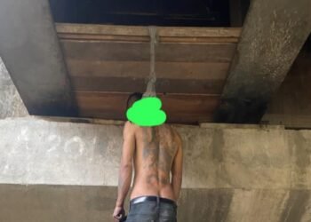Geger, Pria Bertato Ditemukan Tewas Tergantung di Jembatan Sungai Babura