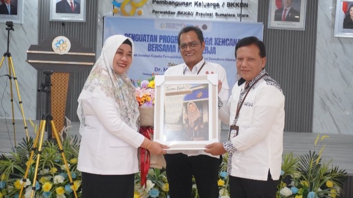 Hangat dan Penuh Haru, BKKBN Sumut Lepas Pengabdian Dr. Fatmawati