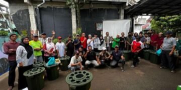 Hadapi Kenaikan Harga Pangan, UPER Berdayakan Warga Depok lewat Budikdamber