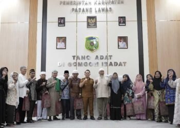 Pemkab Palas Beri Penghargaan Kepada Tokoh Pendidikan, Pegiat Pendidikan dan Pensiunan Guru