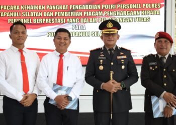 Kapolres Tapanuli Selatan Berikan Piagam Penghargaan Kepada Kasat Reskrim