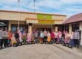 Dalam Rangka HUT Bhayangkara Ke-80, Bhabinkamtibmas Salurkan Bantuan Sosial untuk Warga Kurang Mampu