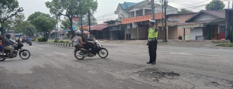 Kasat Lantas Polres Langkat Optimalkan Pengaturan Arus Lalu Lintas Demi Kelancaran Aktivitas Masyarakat