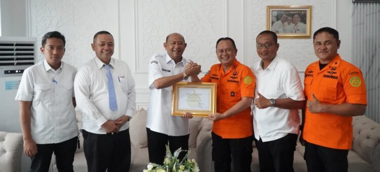 Syah Afandin Raih Penghargaan Basarnas Atas Penanganan Banjir Langkat