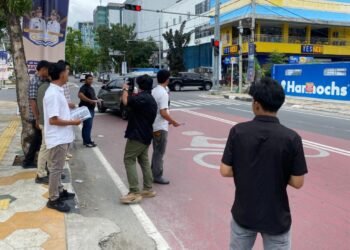 FORPEDA Langkat Tebar Poster Desak Pengusutan Dugaan Korupsi Smart Board