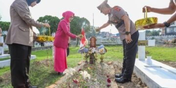Sambut HUT ke-80 Bhayangkara, Polda Sumut Ziarah ke TMP Medan
