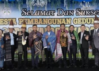 Bupati Karo Antonius Ginting Hadiri Pesta Pembangunan Gedung Gereja GKPS Syaloom Kabanjahe  ​
