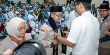 Tiba di Asrama Haji, Rico dan Zakiyuddin Sambut Hangat Kepulangan Jemaah Haji Kloter 14 Asal Kota Medan