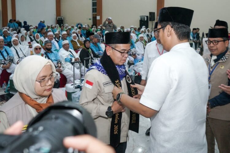 Tiba di Asrama Haji, Rico dan Zakiyuddin Sambut Hangat Kepulangan Jemaah Haji Kloter 14 Asal Kota Medan