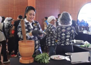 Lewat Tangan Airin Rico Waas, Daun Ubi Tumbuk Melesat ke Panggung Nusantara
