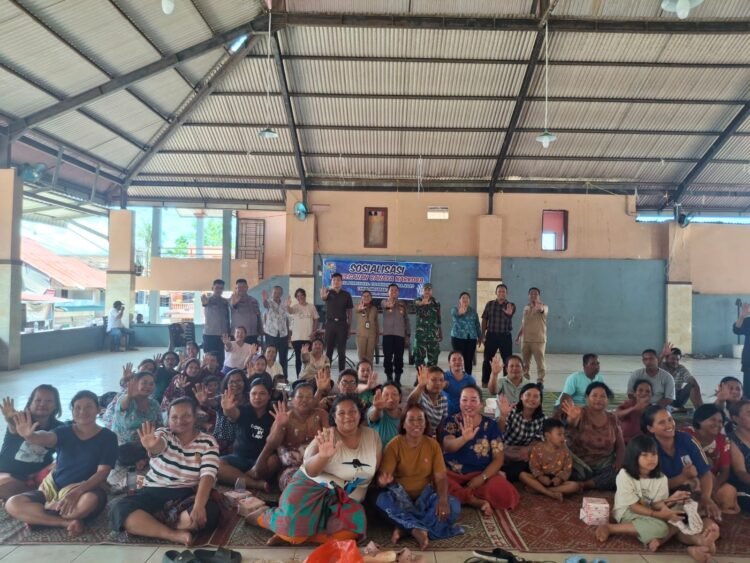 Polsek Tigabinanga Edukasi Warga Desa Perbesi, Perkuat Pencegahan Bahaya Narkoba dari Lingkungan Keluarga