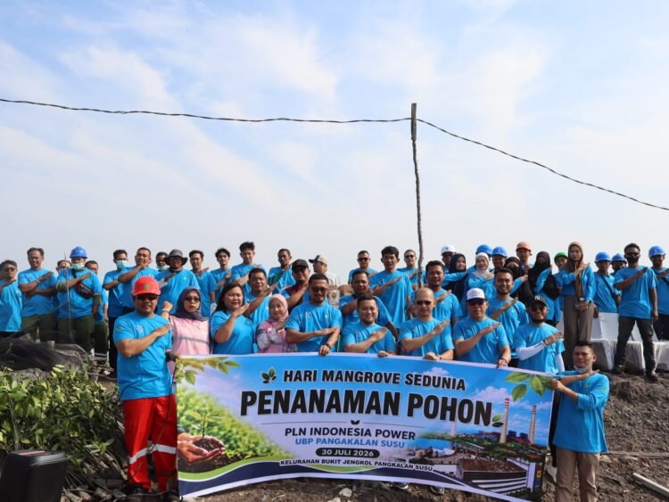 Hijaukan Bumi, Lestarikan Negeri. PLN Indonesia Power UBP Pangkalan Susu Melakukan Penanaman Mangrove, Wujud Nyata Komitmen Pelestarian Lingkungan Pesisir