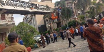 Dua Orang Masih Tertimbun Reruntuhan Pascaledakan di Perumahan Grand Polonia