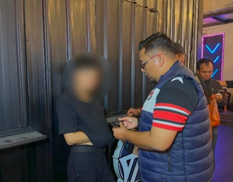 Polisi Gerebek Helen’s Night Mart Pengedar Vape Narkoba Ditangkap