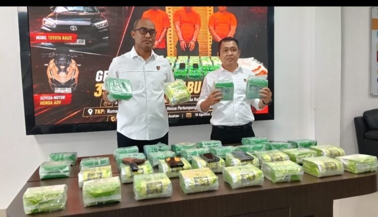 Paman dan Ponakan Kompak Bawa 35 Kg Sabu