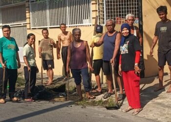 Menyambut HUT ke-81 RI, Warga Lingkungan 3 TSM III Gotong Royong