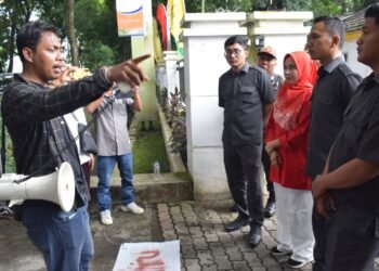 Unjuk Rasa di DPRD Langkat, Tuntut Perbaikan Pelayanan