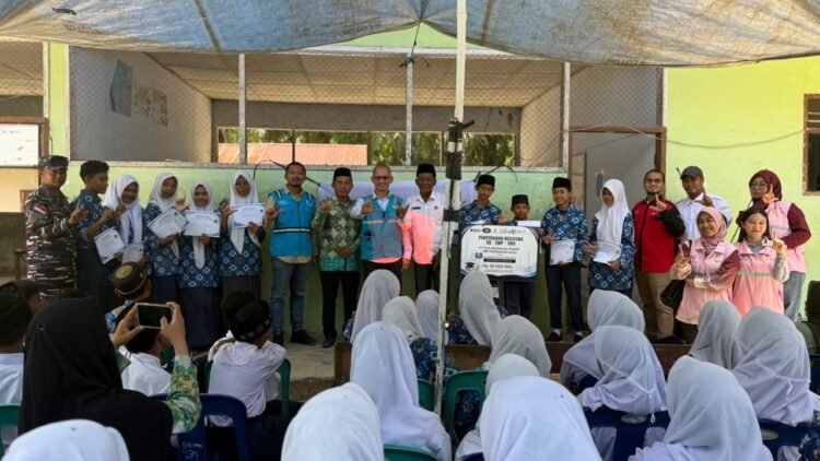 Kolaborasi PLN Indonesia Power UBP Pangkalan Susu dan PT BAG, Wujudkan Kepedulian melalui Beasiswa