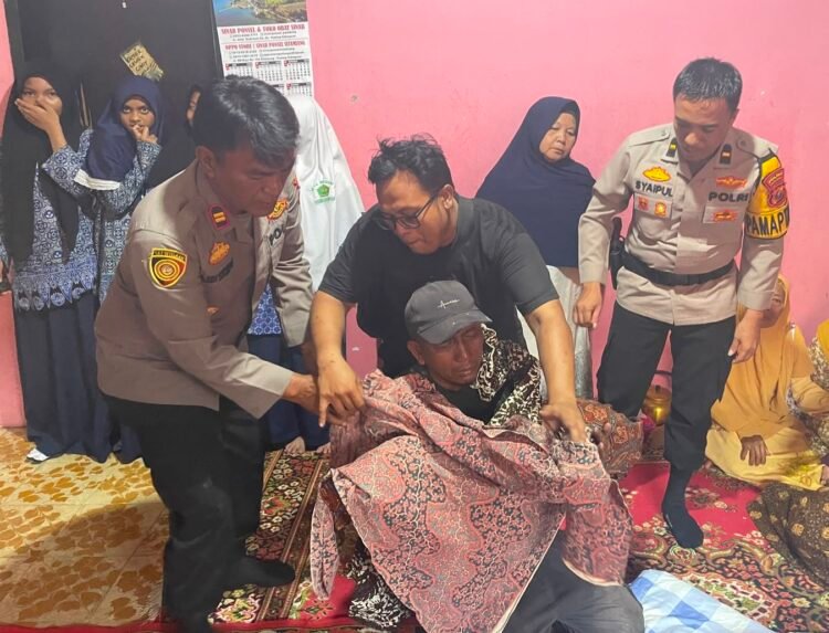 Polres Padangsidimpuan Kawal Pemakaman Korban Kebakaran