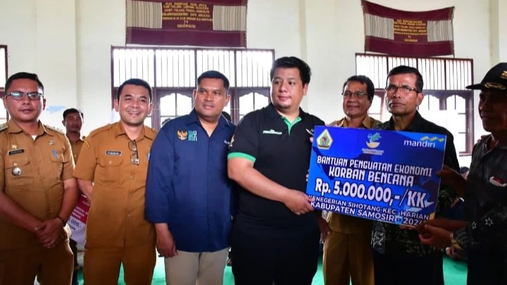 Korupsi Bantuan Bencana di Samosir Tahun 2024: Diserahkan Bupati Secara Simbolis