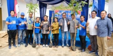 DPC Partai Demokrat dan Walikota Sibolga Hadiahkan Taman Buah untuk Warga Huntap