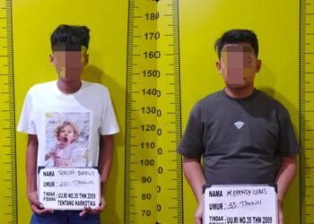 Lagi Santai di Teras Rumah, Dua Pengedar Sabu di Pagar Merbau Ditangkap Polisi