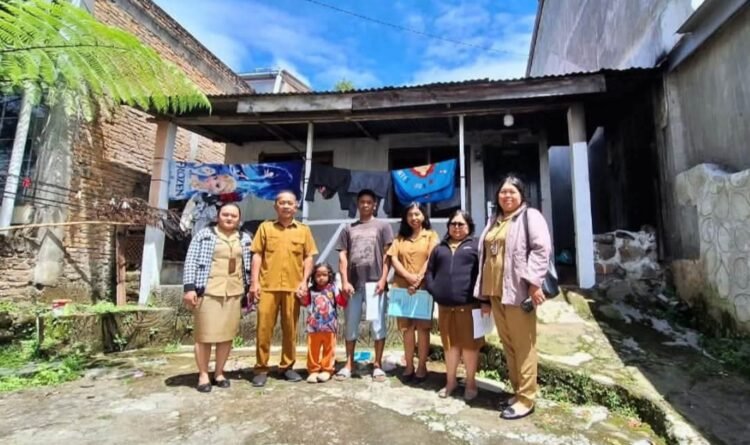 DP3AP2KB Karo dan Polsek Berastagi Selamatkan Anak Terlantar, Kembali Bertemu Ayahnya