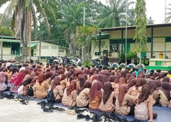 Jumat Pagi, Siswa Dharma Patra Pangkalan Susu Diingatkan Mandiri Kelola Sampah