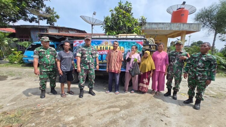 Kodim 0205/Tanah Karo Salurkan Bantuan Air Bersih ke Desa Raya