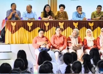 Kolaborasi DPPA-KB Sumut dengan DP3AP2KB Karo Gelar “Curhat, Healing, and Let’s Grow Goes to School”