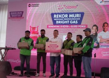 Nyalakan Semangat Kebersamaan, Pertamina Patra Niaga Regional Sumbagut Sukseskan Rekor MURI Memasak dengan Bright Gas di Medan