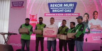 Nyalakan Semangat Kebersamaan, Pertamina Patra Niaga Regional Sumbagut Sukseskan Rekor MURI Memasak dengan Bright Gas di Medan