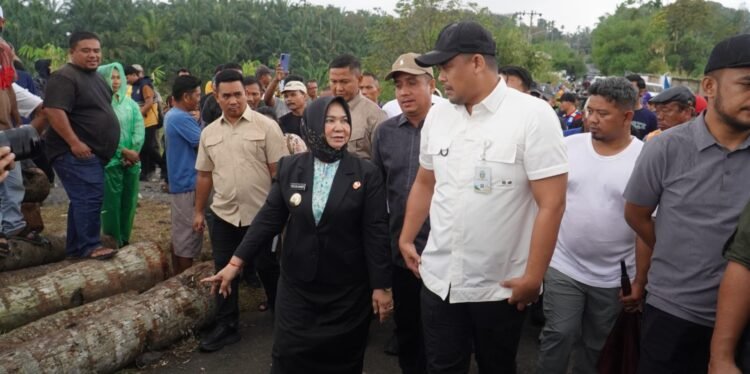 Gubsu Pastikan Jalur Langkat-Karo Diperbaiki Oktober 2026