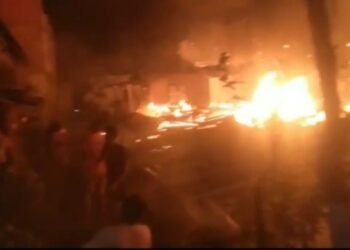 Kebakaran Hebat di Kelurahan Kantin, 10 Rumah Hangus, Satu Tewas