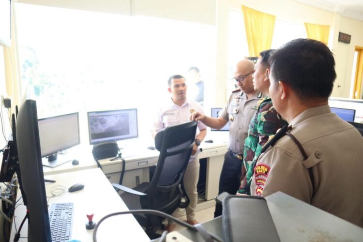 Kapolres dan Dandim Cek Pos Pengamatan Sinabung, Pantau Perkembangan Aktivitas Gunung