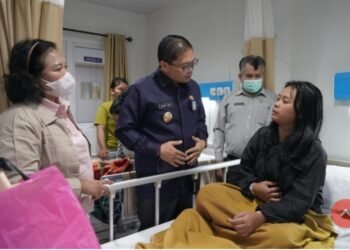 Peduli Korban MBG: Pemkab Karo Jenguk Pelajar SMKN Merdeka di Rumah Sakit Amanda